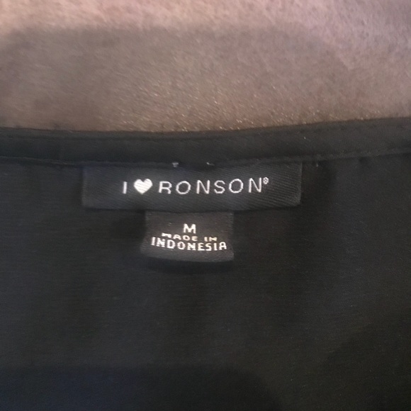I ❤️ Ronson Black Top with Ruffle - Picture 5 of 5